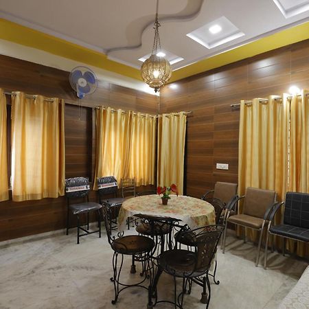 Basil Inn Home Stay Walking Distance From Taj Mahal Agra Agra  Buitenkant foto