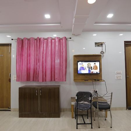 Basil Inn Home Stay Walking Distance From Taj Mahal Agra Agra  Buitenkant foto