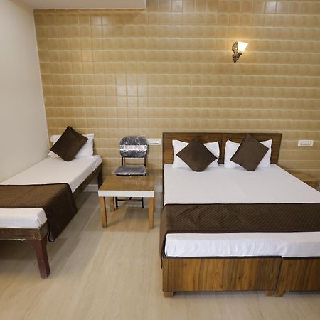Basil Inn Home Stay Walking Distance From Taj Mahal Agra Agra  Buitenkant foto