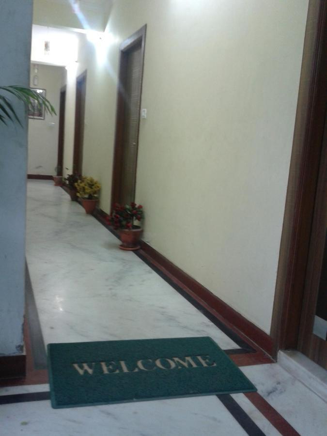 Basil Inn Home Stay Walking Distance From Taj Mahal Agra Agra  Buitenkant foto