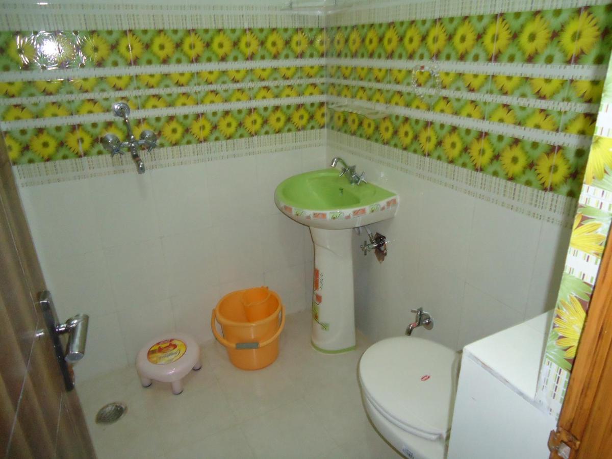 Basil Inn Home Stay Walking Distance From Taj Mahal Agra Agra  Buitenkant foto