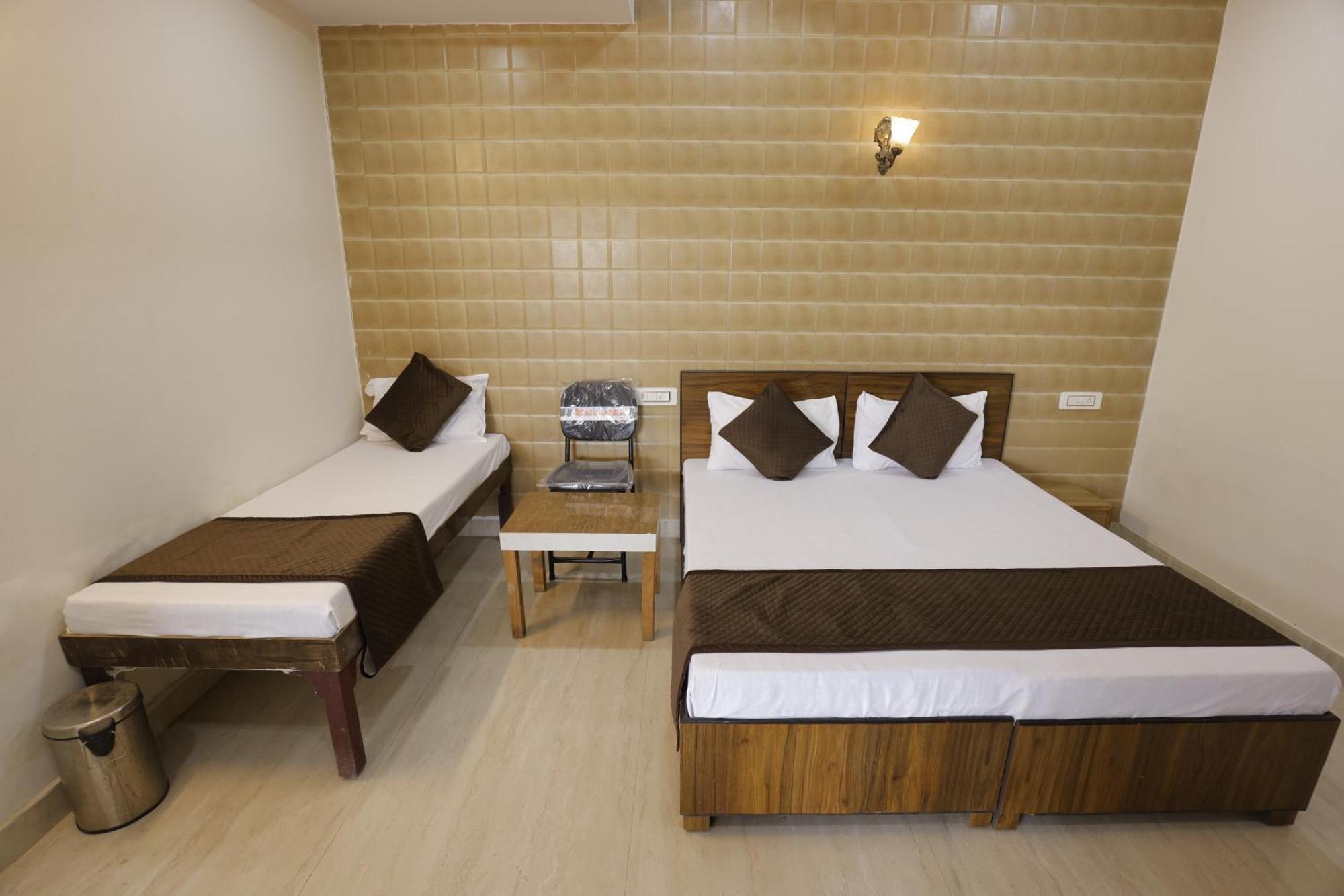 Basil Inn Home Stay Walking Distance From Taj Mahal Agra Agra  Buitenkant foto