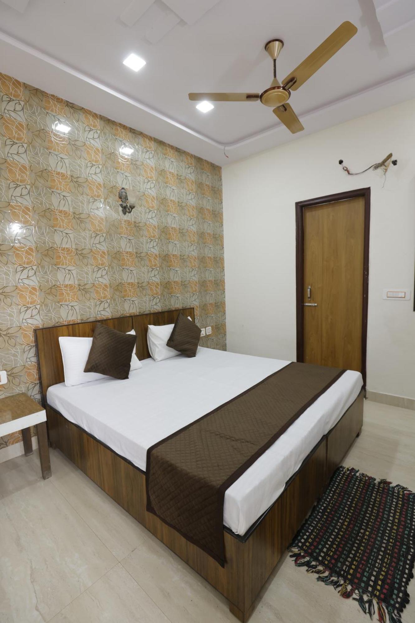 Basil Inn Home Stay Walking Distance From Taj Mahal Agra Agra  Buitenkant foto